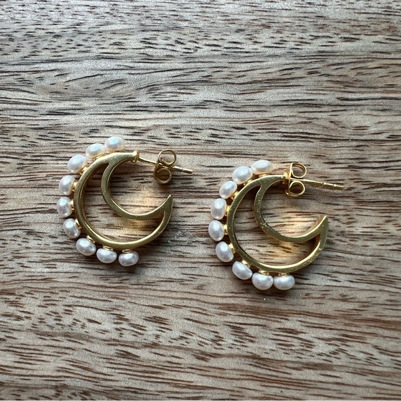 Anthropologie Jewelry - Pearl hoop earrings